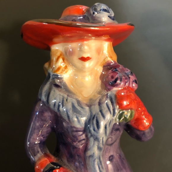 RHS - Pink and Red Hat Salt and Pepper Shakers - Picture 10 of 11